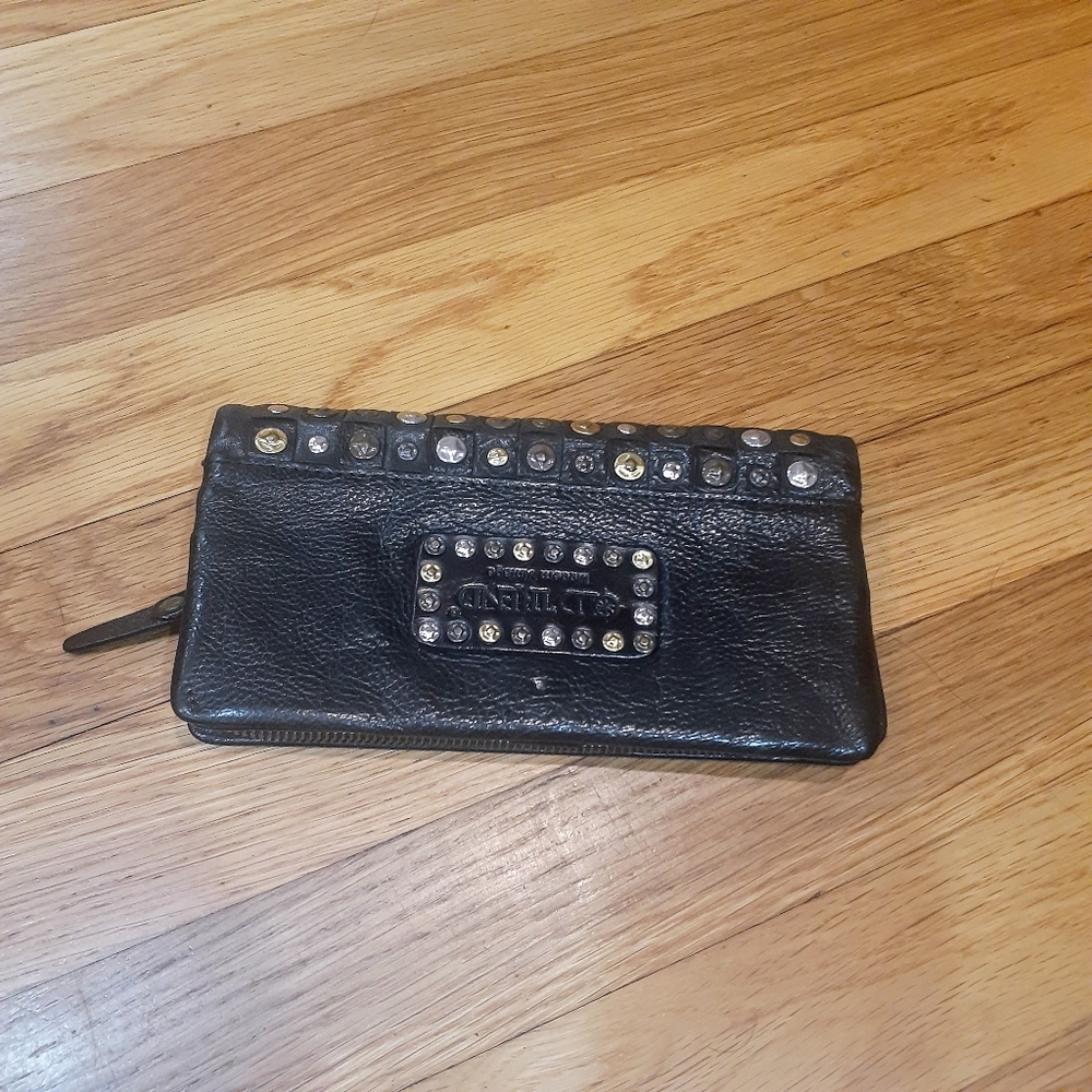 Old Trend Women's Leather Camellia Wallet  Clutch OS Black